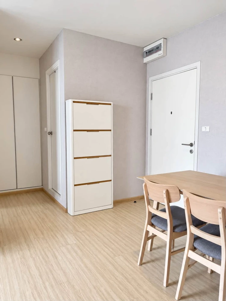 For Rent: Plum Condo Pinklao – Corner unit, 2 bedrooms, 2 bathrooms. Fully furnished and equipped with appliances; ready for immediate move-in.