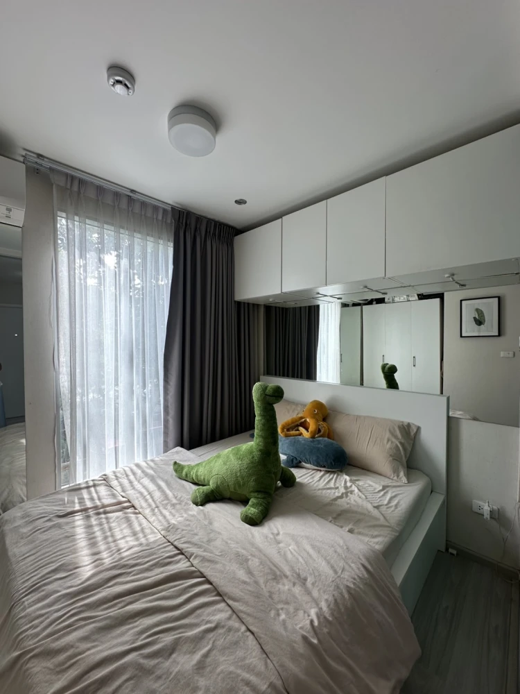 Plum Condo Ram 60 Interchange for rent, 1 bedroom, 1 bathroom, built-in headboard, decorated in a controlled tone, hurry and reserve now!