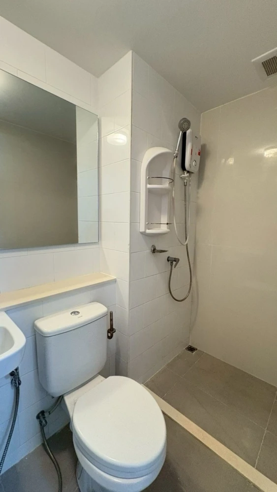 Plum Condo Ram 60 Interchange for rent, 2nd floor, nice room, fully furnished, reserve now.
