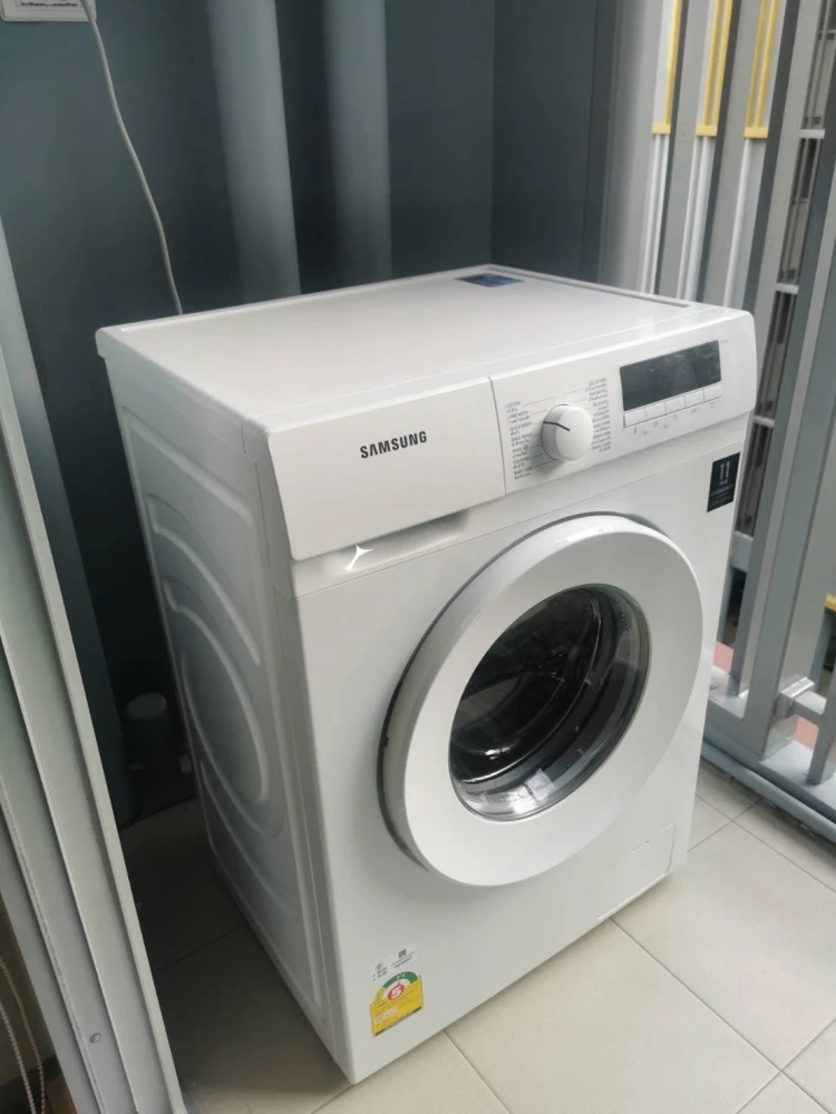 Plum Condo Ram 60 Interchange for rent. Good unit, not next to the garbage room, pleasant atmosphere, convenient access to the city.