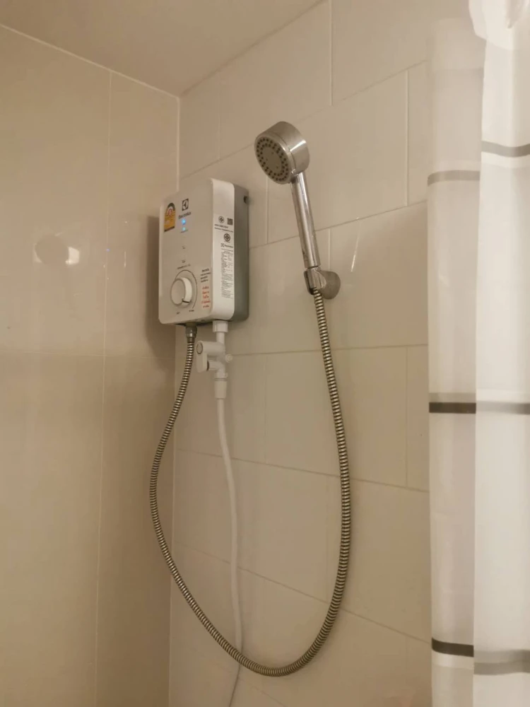 Plum Condo Ram 60 Interchange for rent. Good unit, not next to the garbage room, pleasant atmosphere, convenient access to the city.