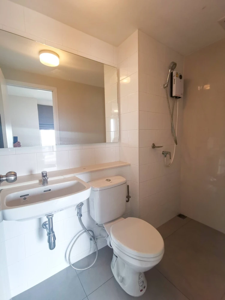 Plum Condo Ram 60 Interchange for rent. Nice room, fully furnished. Just bring your suitcase and move in! Book now!+++