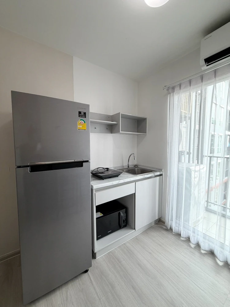 Plum Condo Ram 60 Interchange for rent, corner room with privacy, 6th floor, good location, full facilities, reserve now.
