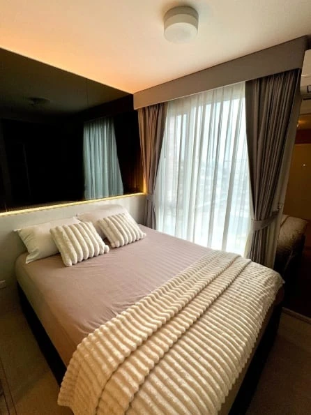 Plum Condo Ram 60 Interchange for rent, beautifully decorated room, excellent built-in furniture, beautiful view, reserve now!