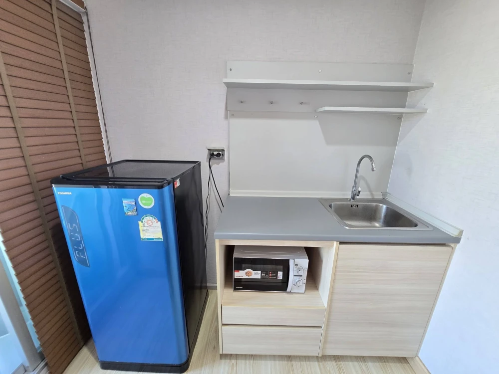 Plum Condo Ramkhamhaeng Station for rent. High floor unit, very livable. Book now!