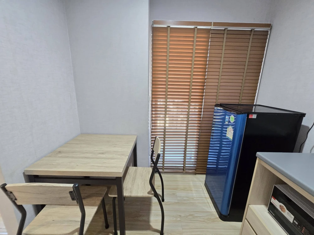 Plum Condo Ramkhamhaeng Station for rent. High floor unit, very livable. Book now!
