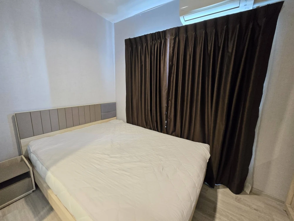 Plum Condo Ramkhamhaeng Station for rent. High floor unit, very livable. Book now!