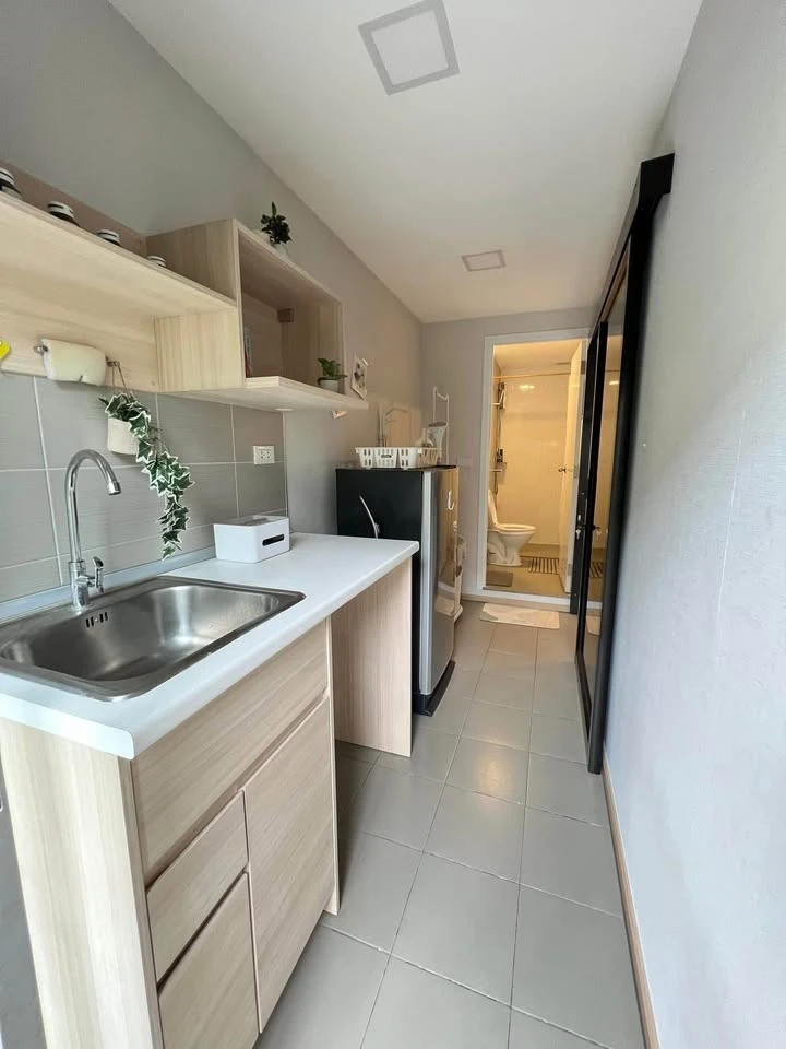 Plum Condo Rangsit Alive 1 for rent, 3rd floor, pool view, the room is cool and comfortable all day, not hot at all, very worth booking.
