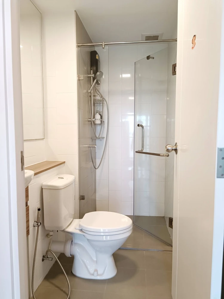 For Rent: Plum Condo Rangsit Alive 1, 5th floor. Fully furnished and inviting—book now if interested.