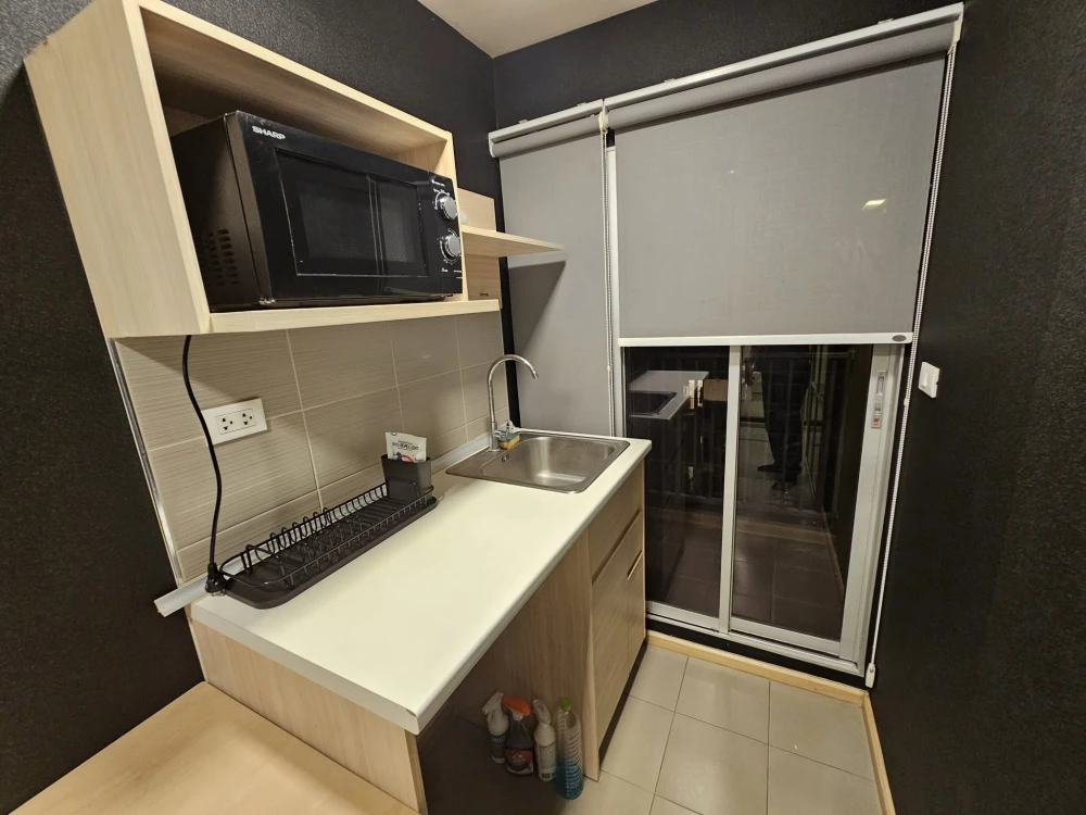 For rent: Plum Condo Rangsit Alive 1, 8th floor, fully furnished room, ready to move in. Interested? Hurry and reserve now. Urgent!
