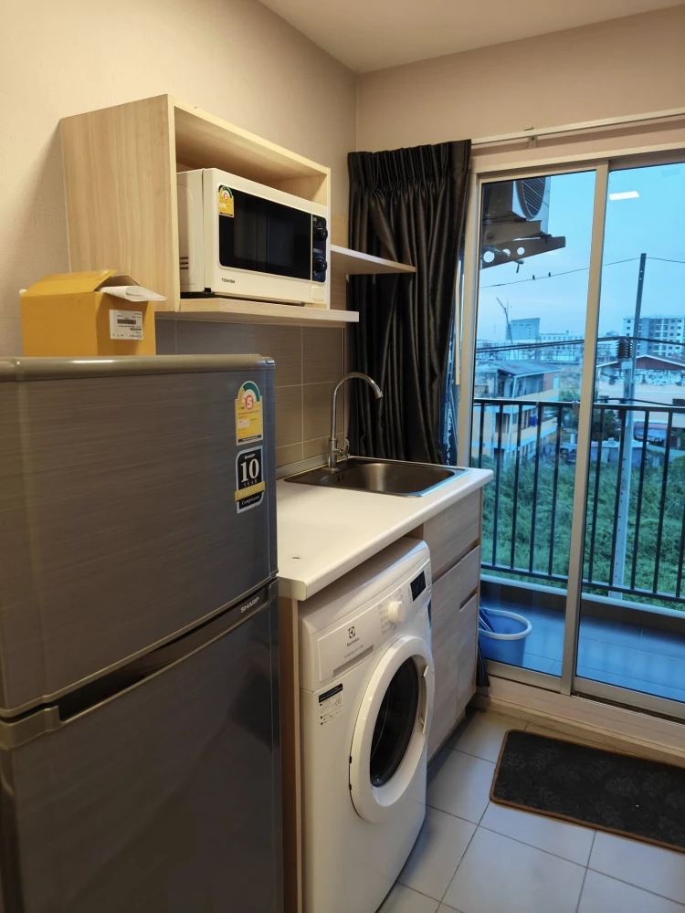 For rent Plum Condo Rangsit Alive 2, outside view, fully furnished room, ready to move in, book now, don't miss out.