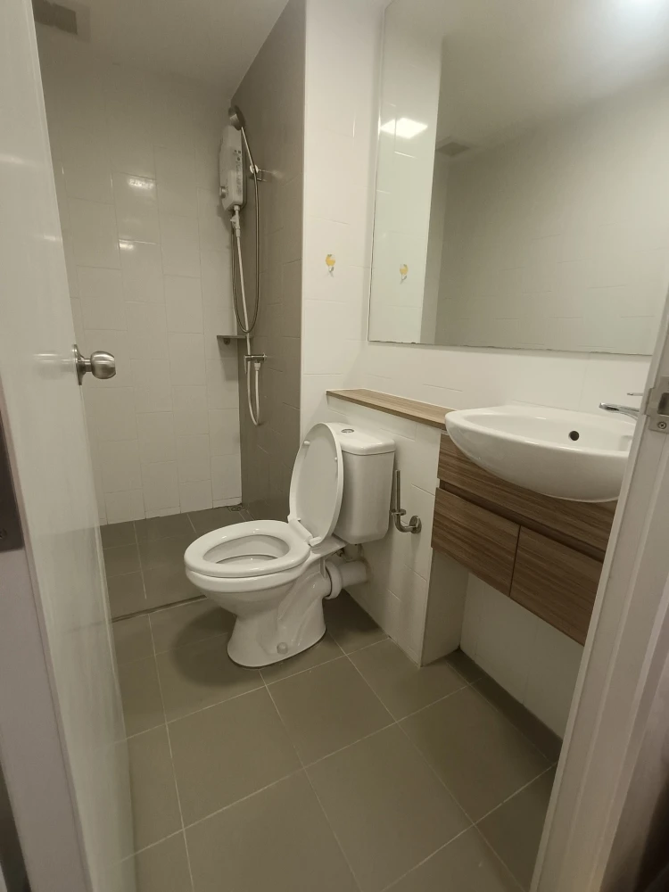 Plum Condo Rangsit Alive 2 for rent, 2 rooms with separate partitions, great price, hurry and reserve now, don't miss out!