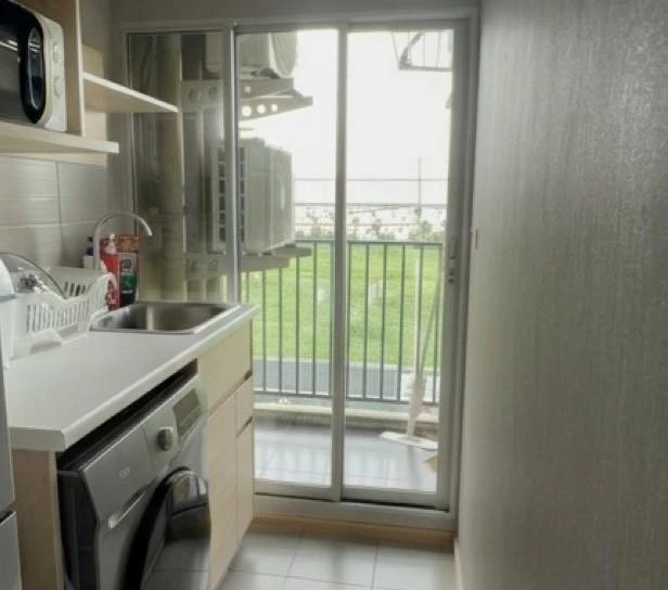 Plum Condo Rangsit Alive 2 for rent. Two comfortable rooms on the 4th floor, fully furnished with appliances. Don't miss out!