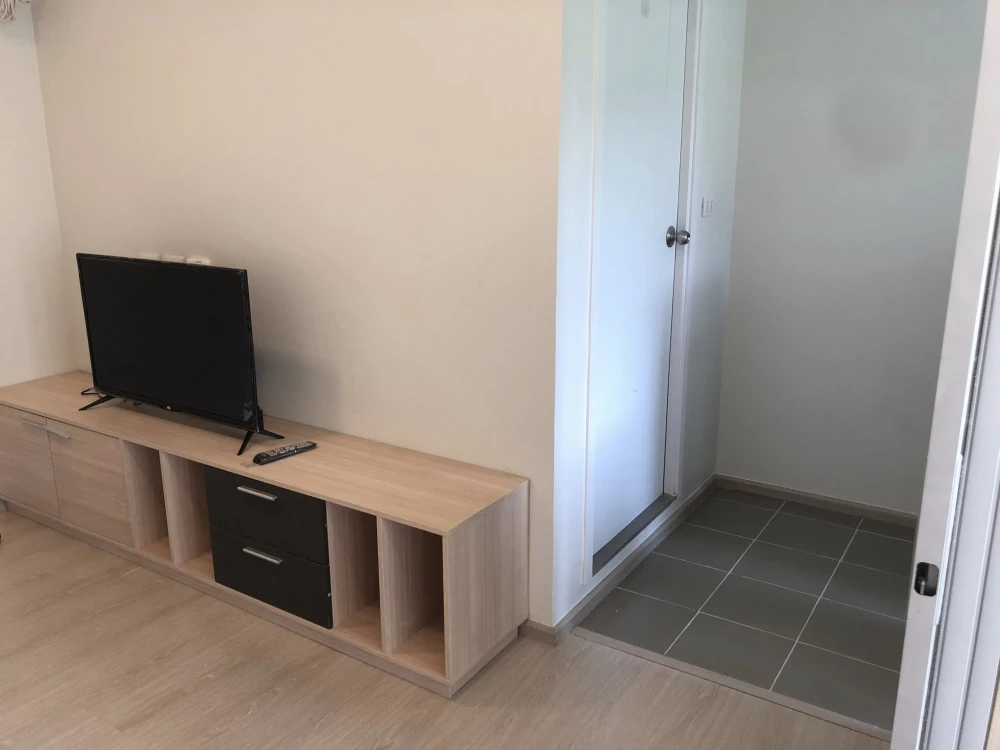 For rent: Plum Condo Rangsit Alive 2, a nice room, fully furnished, with a beautiful garden view. Book now.