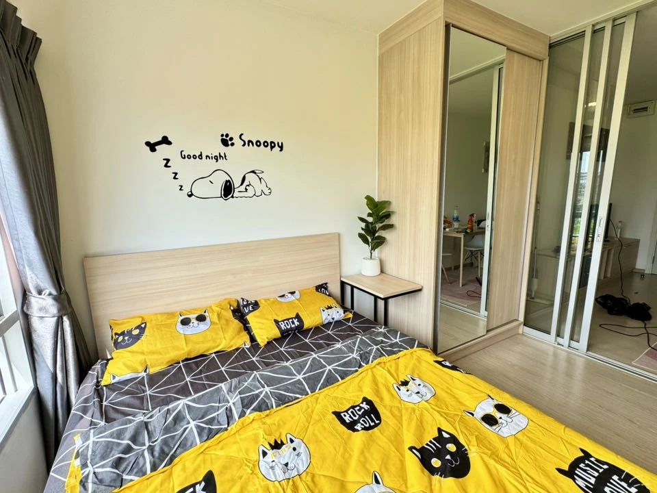 For rent: Plum Condo Rangsit Alive 2, corner room, not crowded, stylishly decorated, comes with washing machine, at a great price, hurry and book now!