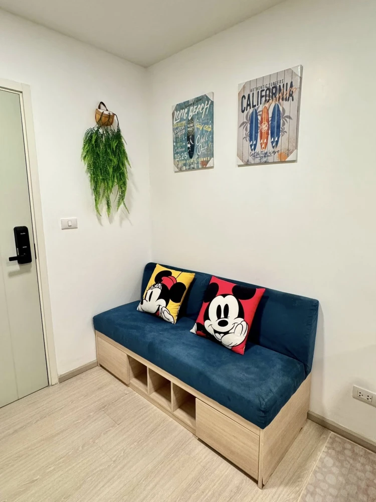 For rent: Plum Condo Rangsit Alive 2, corner room, not crowded, stylishly decorated, comes with washing machine, at a great price, hurry and book now!