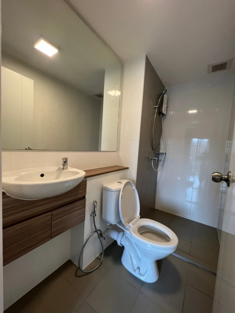 Plum Condo Rangsit Alive 2 for rent, corner room with privacy, comes fully furnished, just bring your bags and move in!
