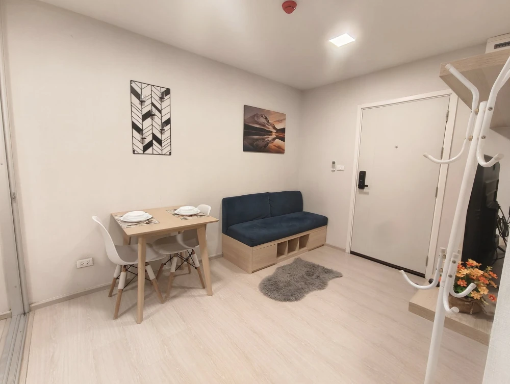 For rent: Plum Condo Rangsit Alive 2, a room decorated in a minimalist style, nice to live in, comes with complete furniture, just bring your bags and