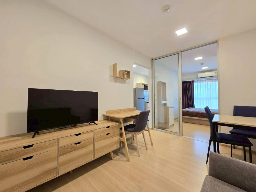 Plum Condo Rangsit Fresh for rent, 2nd floor, outside view, fully furnished, nice room, reserve now.