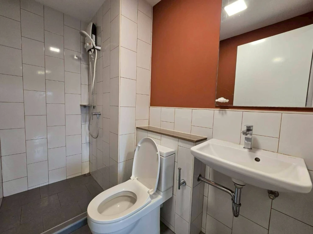 Plum Condo Rangsit Fresh for rent, 2nd floor, outside view, fully furnished, nice room, reserve now.