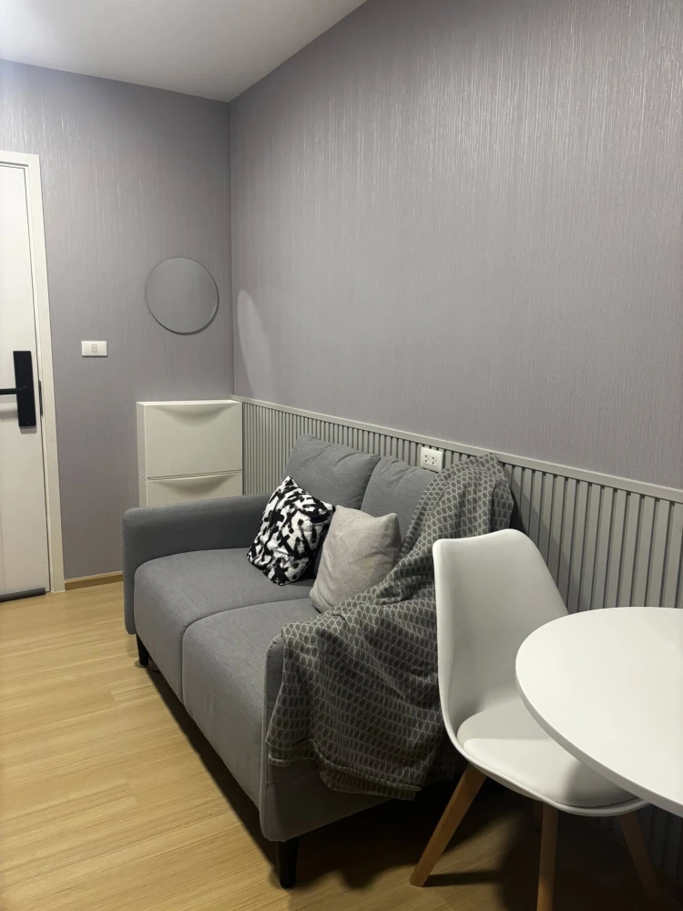 Plum Condo Rangsit Fresh for rent, a cozy room with a theme, well-built walls, and complete furniture. Reserve now!