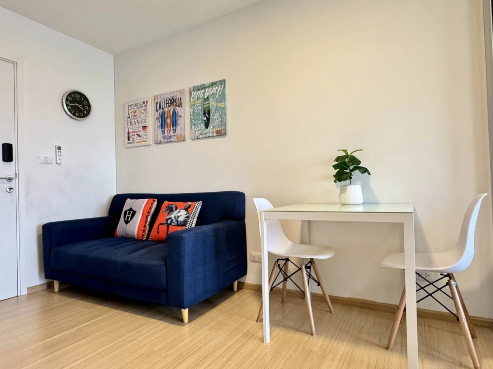 Plum Condo Rangsit Fresh for rent, a lovely room with complete furniture and appliances. Just bring your bags and move in!