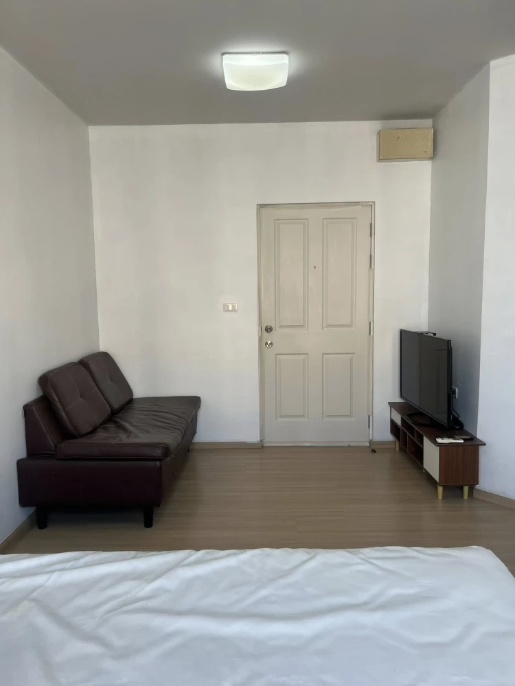 Plum Condo Samakkhi for rent. Nice unit on the 6th floor, fully furnished. Just bring your bags and move in!
