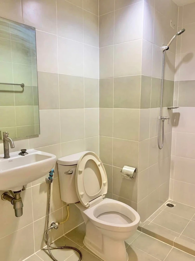 Plum Condo Samakkhi for rent, corner room, not crowded, beautifully decorated, at a great price, don't miss it.