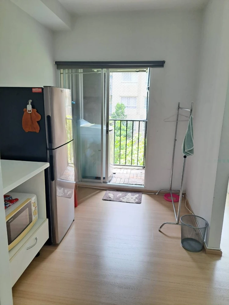 Plum Condo Samakkhi for rent, modern decoration, walls painted in Loft Style, very good price, great value, book now!