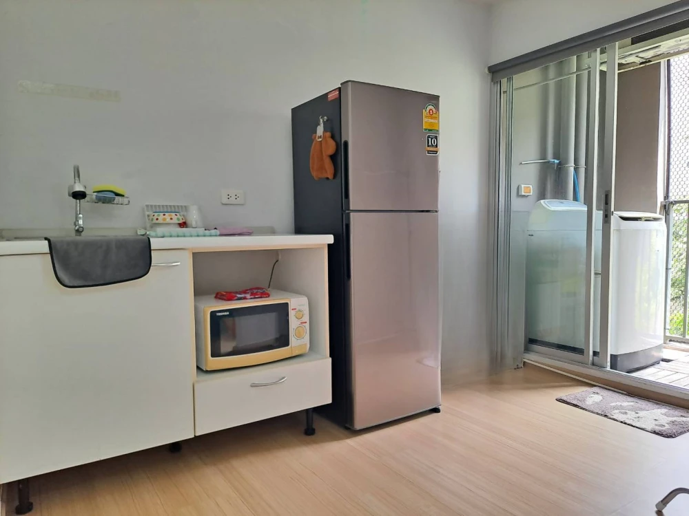 Plum Condo Samakkhi for rent, modern decoration, walls painted in Loft Style, very good price, great value, book now!