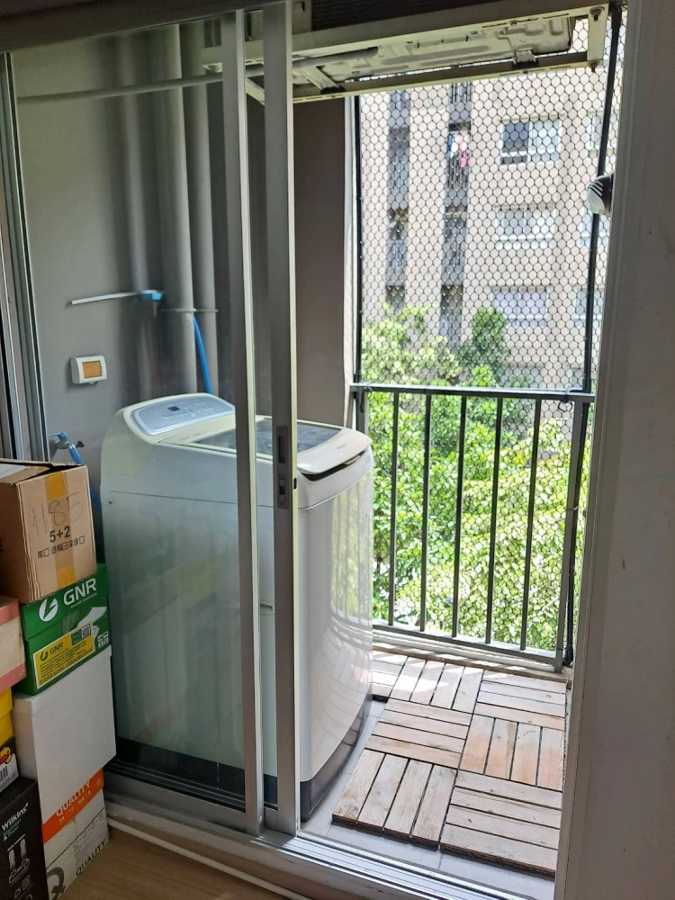 Plum Condo Samakkhi for rent, modern decoration, walls painted in Loft Style, very good price, great value, book now!