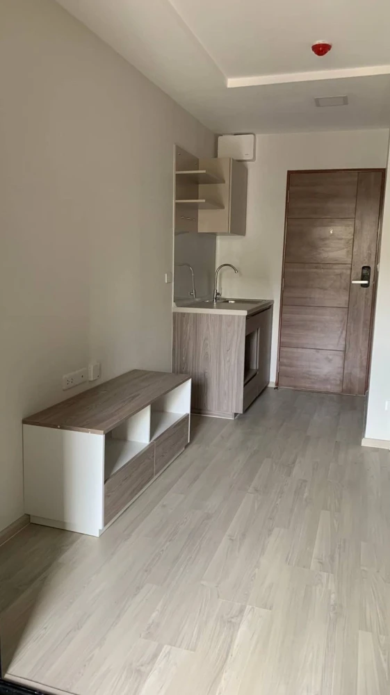 For rent: Plum Condo Saphan Mai Station, 8th floor, Building B, room with swimming pool view, fully furnished, ready to move in