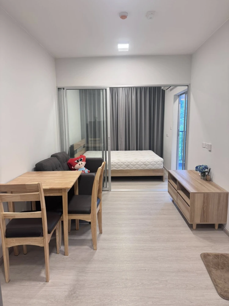 For rent: Plum Condo Sukhumvit 62. Condo ready to move in, good location, convenient travel, complete with furniture and electrical appliances. Ready