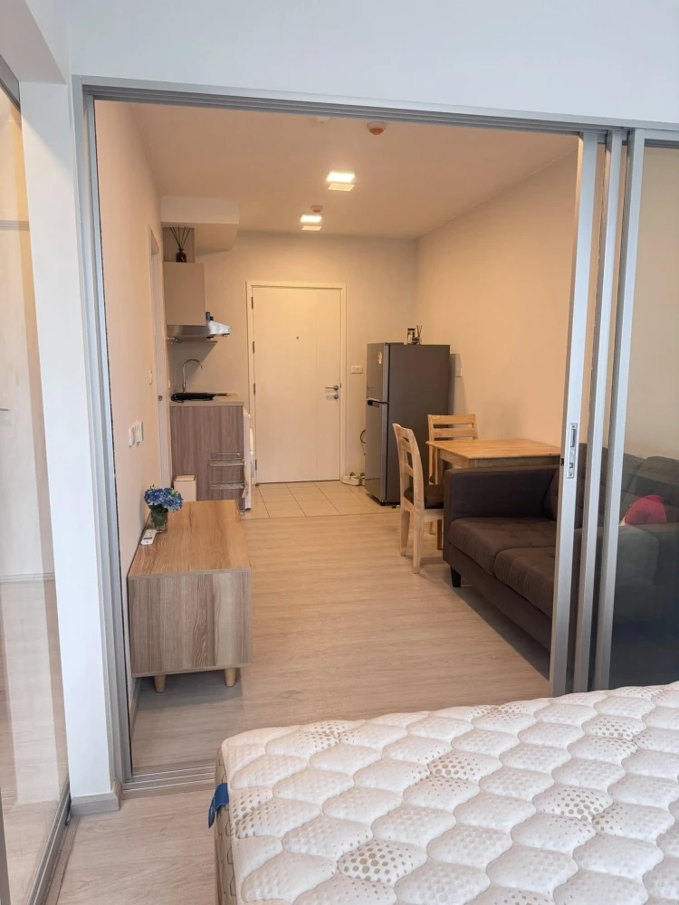 For rent: Plum Condo Sukhumvit 62. Condo ready to move in, good location, convenient travel, complete with furniture and electrical appliances. Ready