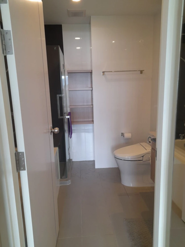 For rent Plus Condominium Sriracha, 14th floor, mountain view, fully furnished, ready to move in, reserve now, urgent.