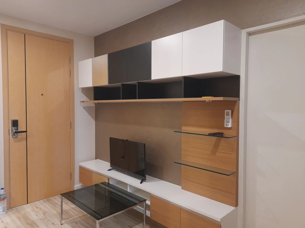For rent Plus Condominium Sriracha, 14th floor, mountain view, fully furnished, ready to move in, reserve now, urgent.