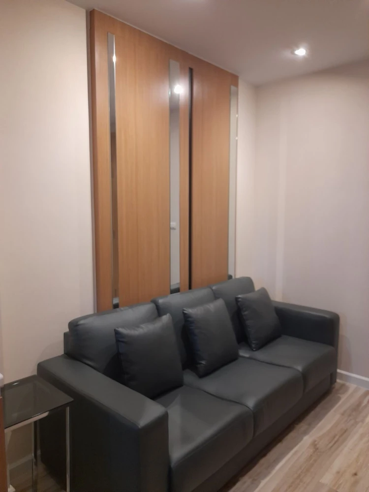 For rent Plus Condominium Sriracha, 14th floor, mountain view, fully furnished, ready to move in, reserve now, urgent.