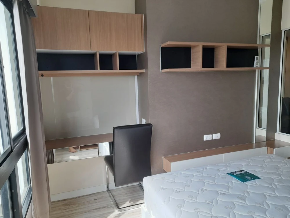 For rent Plus Condominium Sriracha, 14th floor, mountain view, fully furnished, ready to move in, reserve now, urgent.