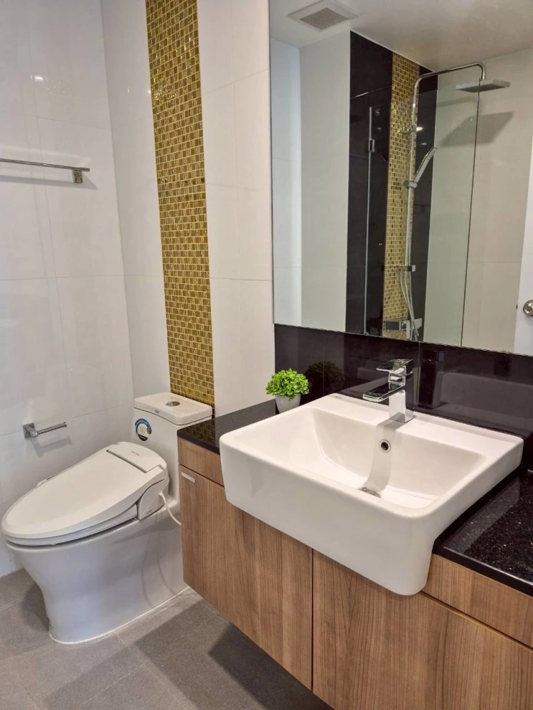For rent: Plus Condominium Sriracha. Nice, spacious unit on a high floor. Book now! Don't miss out! +++