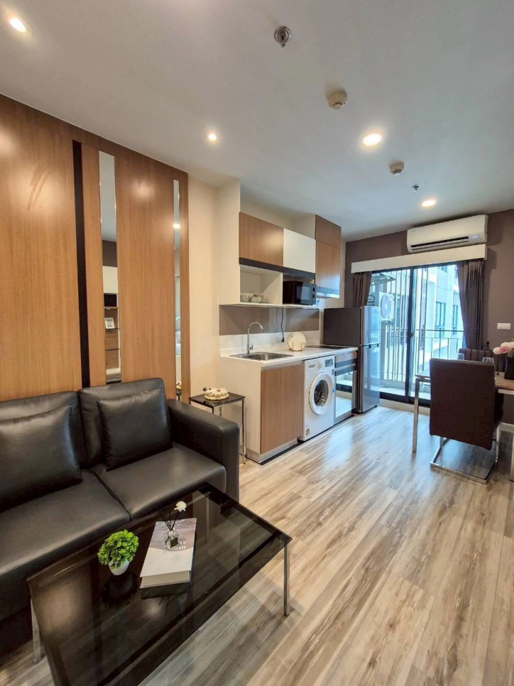 For rent: Plus Condominium Sriracha. Nice, spacious unit on a high floor. Book now! Don't miss out! +++