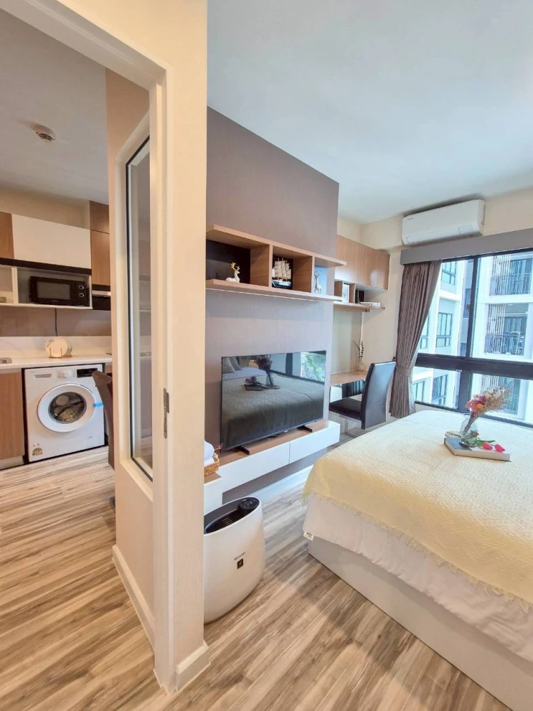 For rent: Plus Condominium Sriracha. Nice, spacious unit on a high floor. Book now! Don't miss out! +++