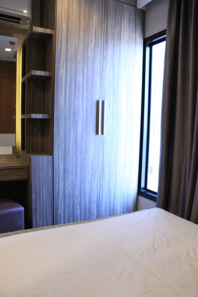 Politan Rive for rent, high floor room, fully furnished, affordable price. Good deal like this, hurry and reserve before it's gone.