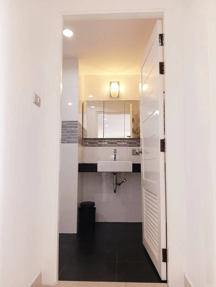 For rent Porch Land 2 Jomtien Resort, size 75 sq m., 4th floor, with quality furniture, don't miss it.