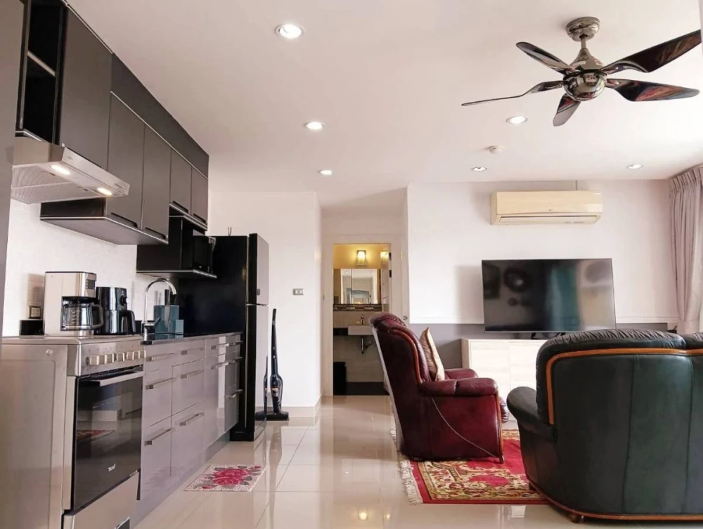 For rent Porch Land 2 Jomtien Resort, size 75 sq m., 4th floor, with quality furniture, don't miss it.