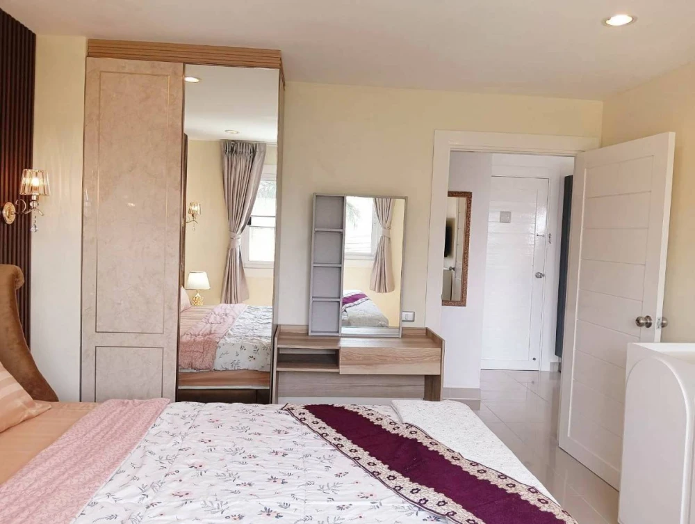 For rent Porch Land 2 Jomtien Resort, size 75 sq m., 4th floor, with quality furniture, don't miss it.