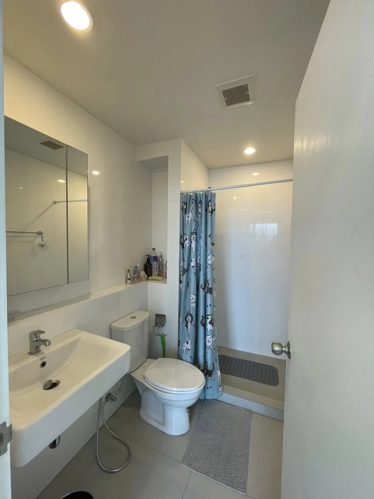 For rent: Prodigy Phetkasem 62, Building B, 20th floor. Fully furnished. Ready to move in.