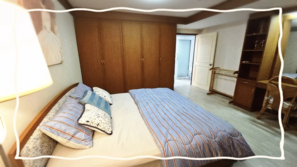 For Rent: PST City Home, 17th floor. Corner unit with a beautiful view of two bridges and great airflow. Fully furnished—how could you not book this?