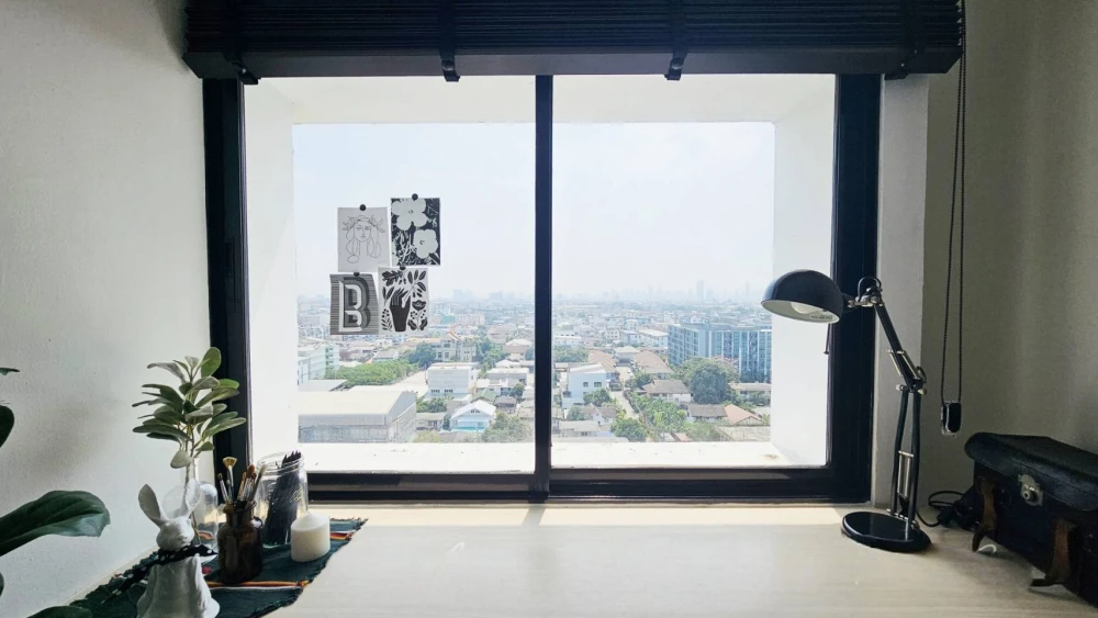 For rent: P.Thana Tower. A nice, spacious, and comfortable room at an affordable price. High floor, good ventilation. Book now!