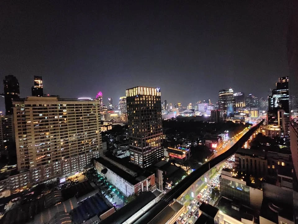 For rent: Pyne By Sansiri, high floor, corner room, very quiet, not crowded at all, very private, move now, don't hesitate.