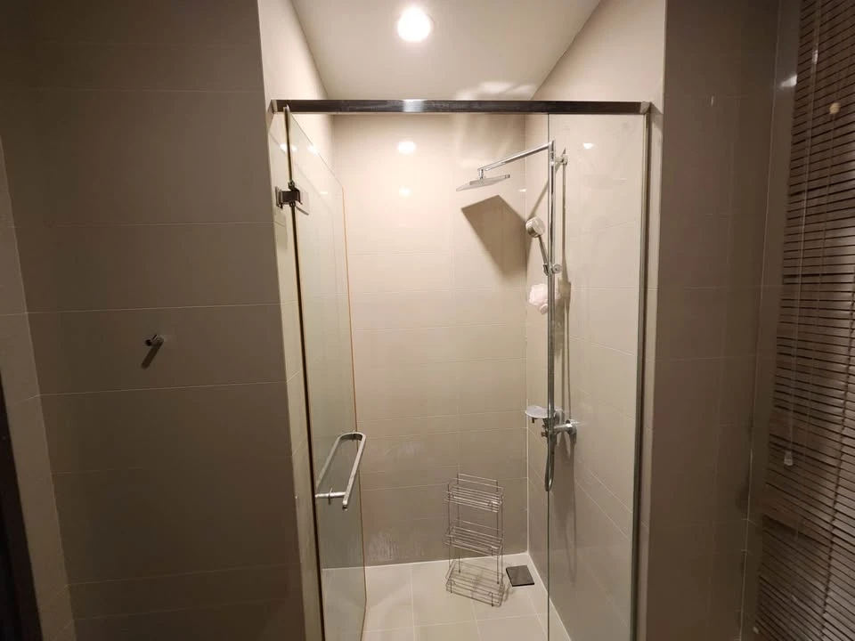 For rent: Pyne By Sansiri, high floor, corner room, very quiet, not crowded at all, very private, move now, don't hesitate.